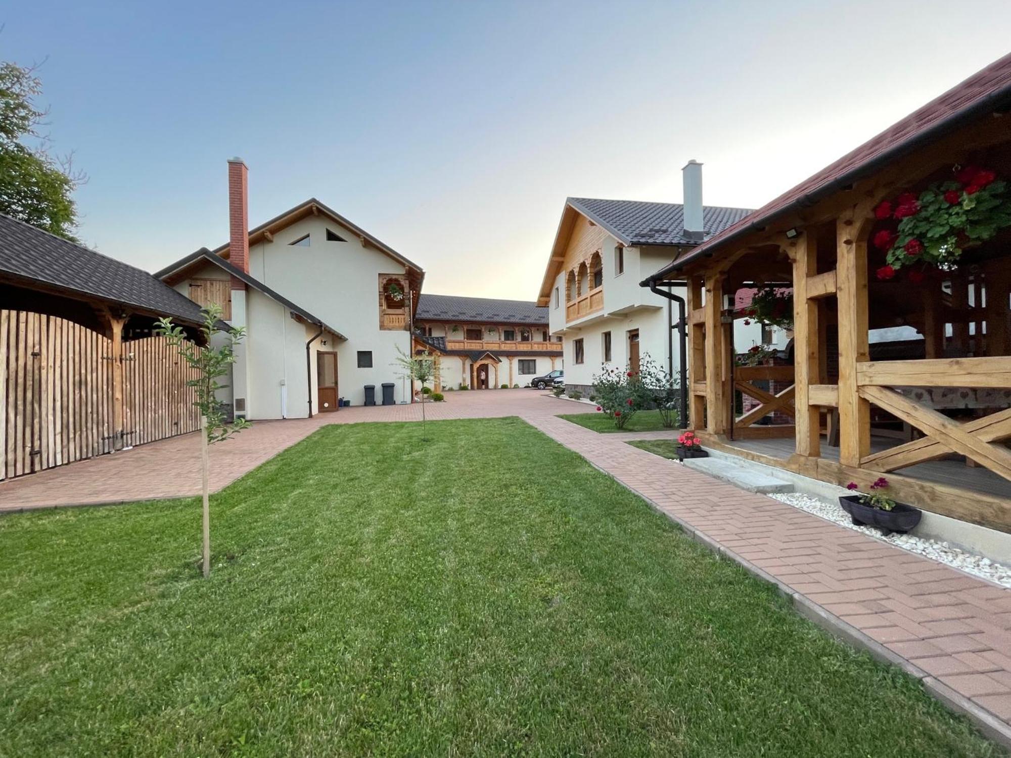 Pensiunea Valea Muntelui Birsana ภายนอก รูปภาพ